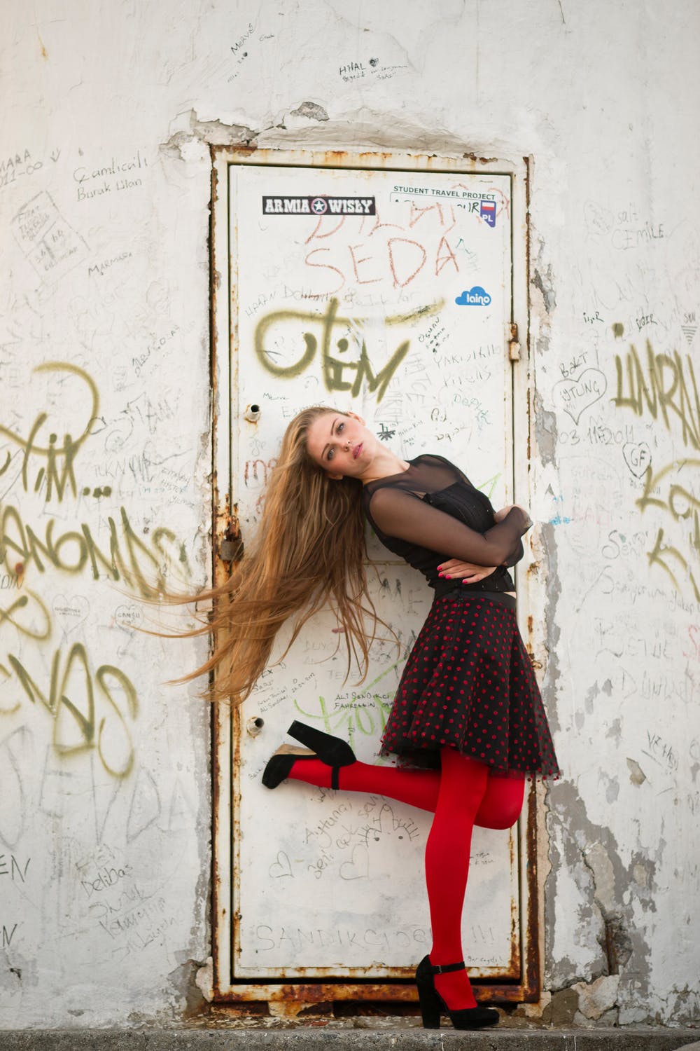 How to find the perfect shoes to complement your tights